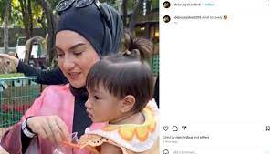 Unggahan Penuh Kemesraan Ayah Irish Bella Pasca Kehilangan Besan, Netizen Terharu