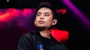 Okin-Dikira-Akan-Nyapres-Setelah-Fotonya-Terpampang-di-Billboard-Anak-Tanya-Langsung.jpg