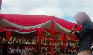 Atiqoh Ganjar Pranowo saat kegiatan jumpa 1.500 kader Posyandu di Palembang, Jumat (12/1/2023). (ANTARA/ M IMAM PRAMANA)