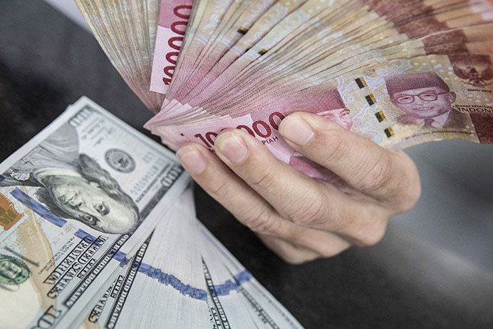 Dolar AS Menguat Terhadap Rupiah, Selasa Pagi