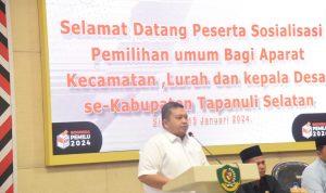 Bupati Tapsel Dolly Pasaribu saat Sosialisasi Pemilu bagi Aparat Kecamatan, Lurah dan Kades se-Tapsel di Aula Sarasi Kantor Bupati Tapsel, Senin (15/1-24). Foto : BP/Ist