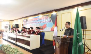 Plt Sekdako Padangsidimpuan, Roni Gunawan Rambe saat menghadiri Sidang Senat Terbuka UMTS ke-62 tahun 2024 di Aula Kampus setempat pada Rabu (17/1-24). Foto :BP/Ist