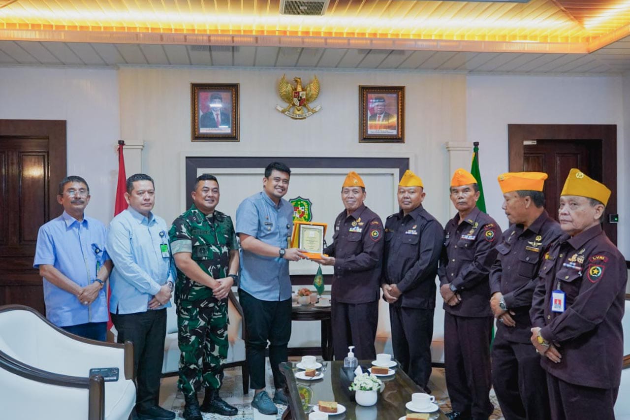 Walikota Medan Bobby Nasution saat menerima kunjungan pengurus LVRI di Balai Kota Medan BP/erwan