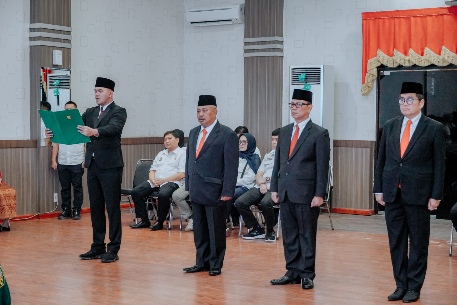 Empat pejabat Tinggi Pratama dilantik Wali Kota Medan. BP/erwan