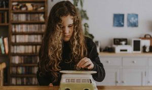 Mengajarkan Keterampilan Menabung Sejak Dini