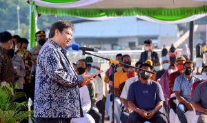 Menko Perekonomian Mengumumkan Bantuan Langsung Tunai