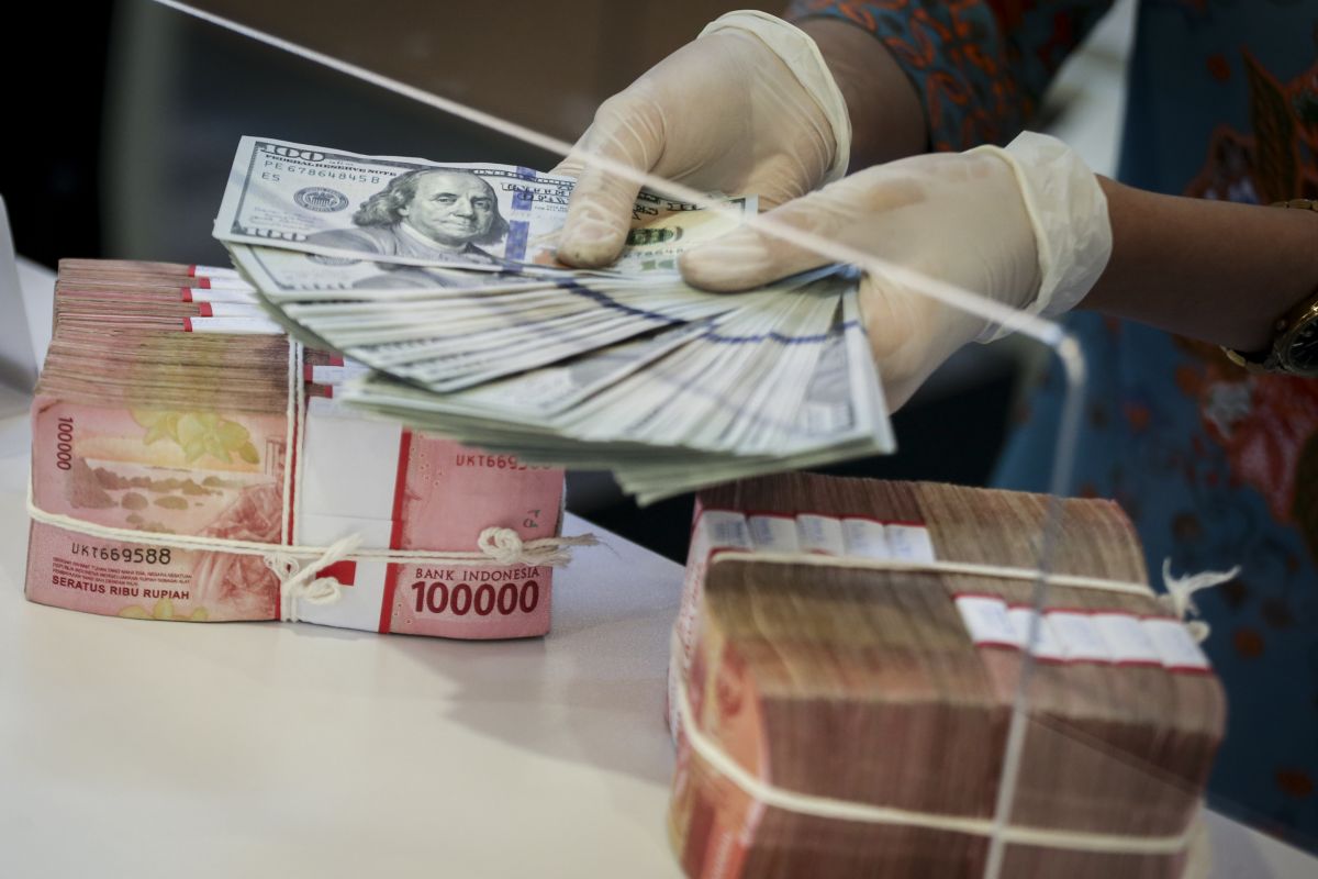 Nilai Tukar Rupiah Menguat, Kurs Rp15.806 per Dolar AS di Awal Perdagangan