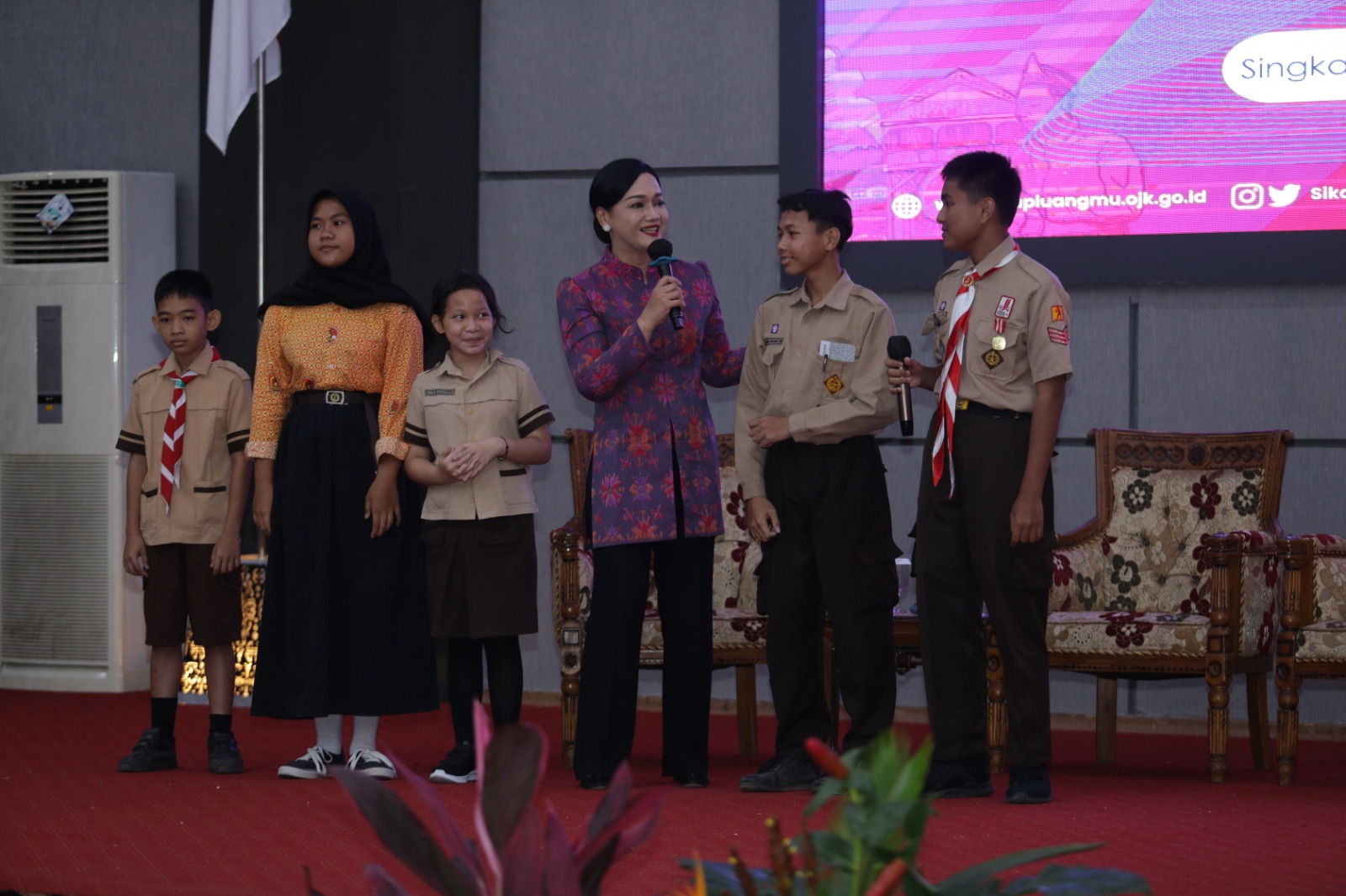 OJK Ajak Pelajar Tingkatkan Pengetahuan Finansial
