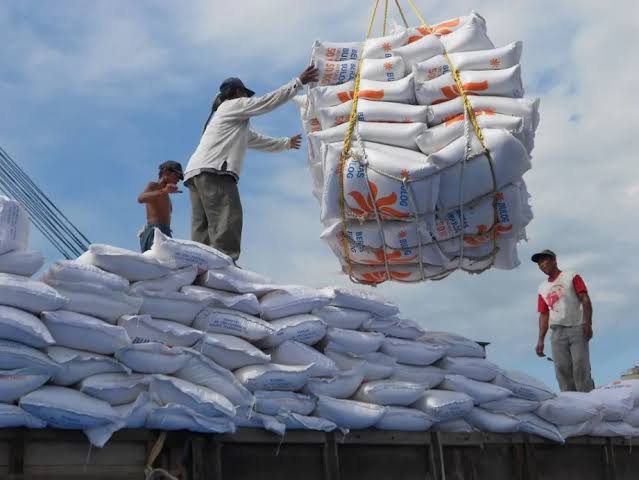 Pemerintah Indonesia Impor 2,5 Juta Ton Beras untuk Atasi Defisit Akibat El Nino