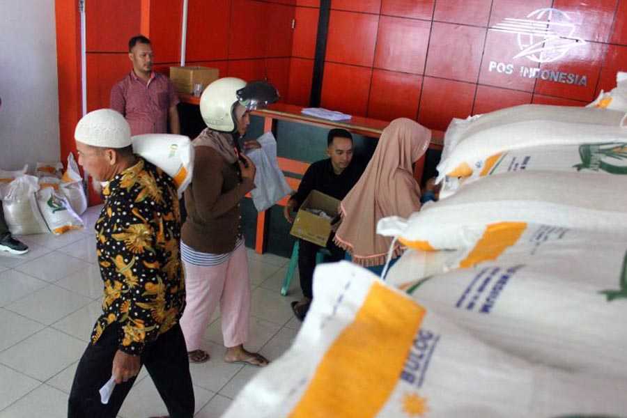 Pemerintah Salurkan Bantuan Sosial Pangan Berupa Beras kepada 22 Juta Keluarga