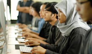 Peran Dunia Usaha dalam Menutup Kesenjangan Kualitas Lulusan