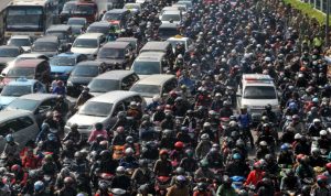 Perbaiki Transportasi Publik Sebelum Menaikkan Pajak Motor