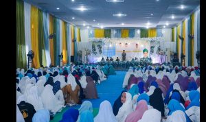 Pegajian Akbar Pemko Medan di Kecamatan Medan Marelan terlihat antusias diikuti ibu-ibu setempat. BP/erwan