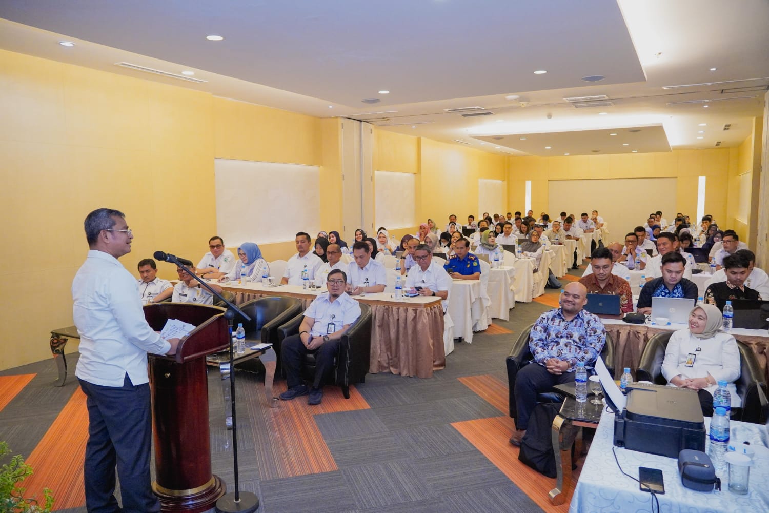 Sekda Medan Wiriya Alrahman saat memberikan arahan pada acara workshop.BP/erwan