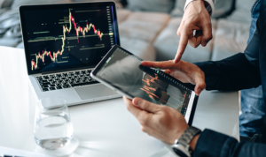 Keterangan: Revolusi Fintech: Bagaimana Investasi Teknologi Mengubah Peta Keuangan