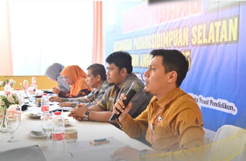 Camat Padangsidimpuan Selatan Ahmad Toib Simanjuntak saat Ekspos di Musrenrenbang Kecamatan setempat, Kamis (1/2-24).
