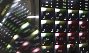 IHSG Ditutup Melemah Dipimpin oleh Saham-saham Sektor Barang Baku
