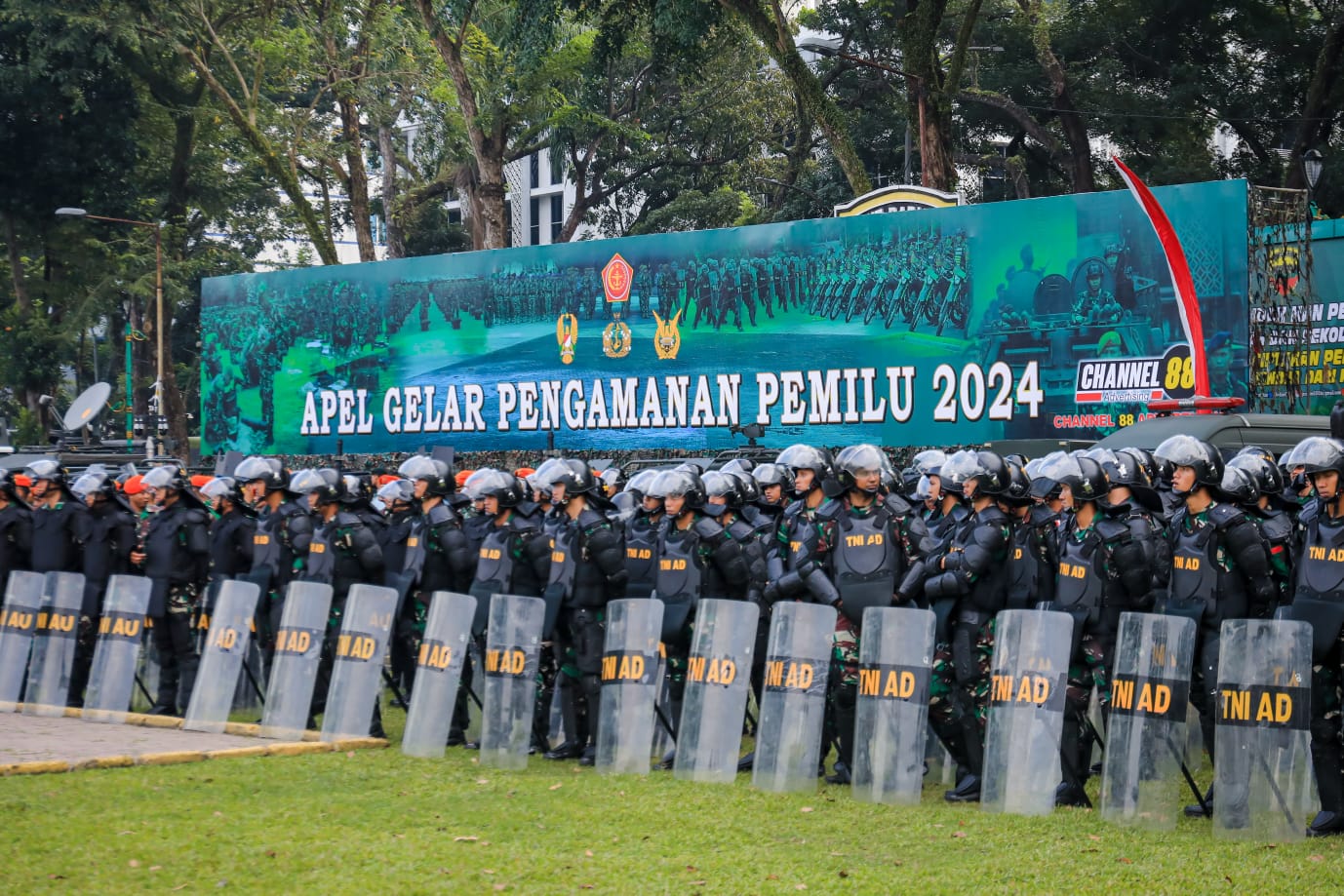 Apel Pengamanan Pemilu 2024 di Lapangan Benteng Medan. BP/erwan