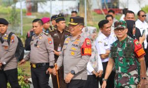 Kapolda Sumut, Irjen Pol Agung Setya Imam Effendi turun melakukan pengamanan.(istimewa)