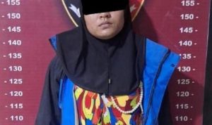 Pelaku diamankan petugas kepolisian.(istimewa)