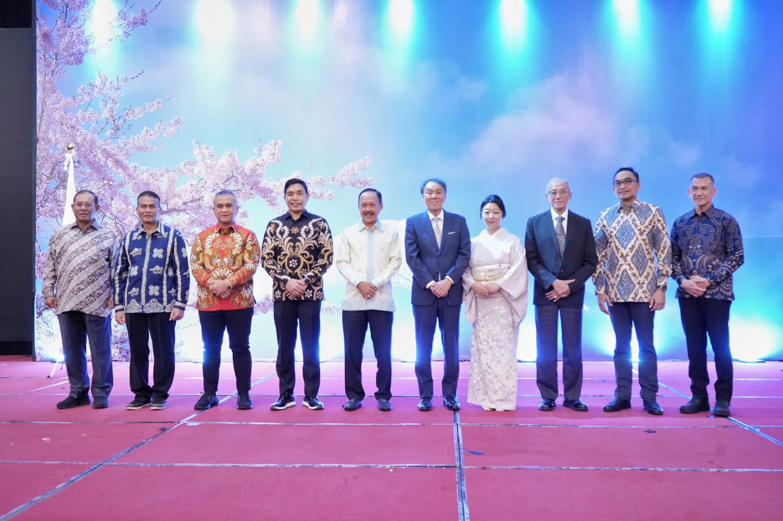 Asisten Pemerintahan M Sofyan saat foto bersama. BP/erwan
