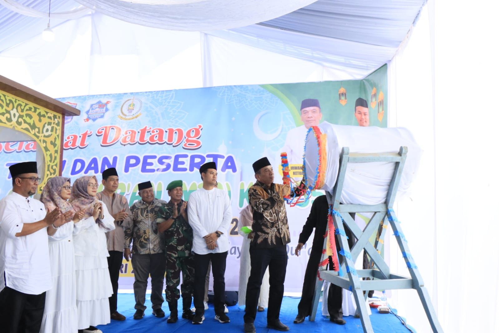 Ketua LPTQ Kota Binjai beserta Camat Binjai Selatan buka MTQ ke 55 tingkat kecamatan.
