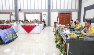 Kapolda Sumut memimpin rapat.(istimewa)