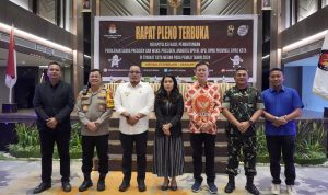 Wakil Wali Kota Medan Aulia Rachman saat foto bersamama. BP/erwan