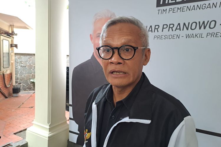 Ketua Tim Penjadwalan Tim Pemenangan Nasional (TPN) Ganjar Pranowo-Mahfud MD, Aria Bima saat ditemui di Jakarta Pusat, Senin (1/1/2024). (KOMPAS.com/ADHYASTA DIRGANTARA)