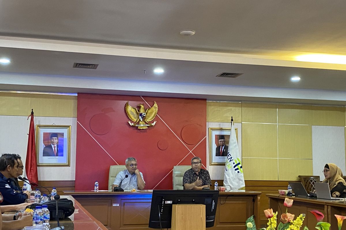 Kemenkop UKM Mendorong Penegakan Hukum yang Lebih Ketat terhadap Impor Pakaian Bekas Ilegal