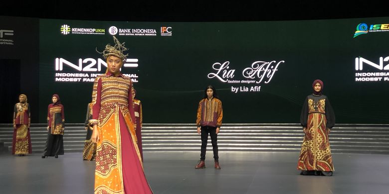 Modest Fashion Berbahan Wastra Handmade, Keunggulan Indonesia di Pasar Dunia