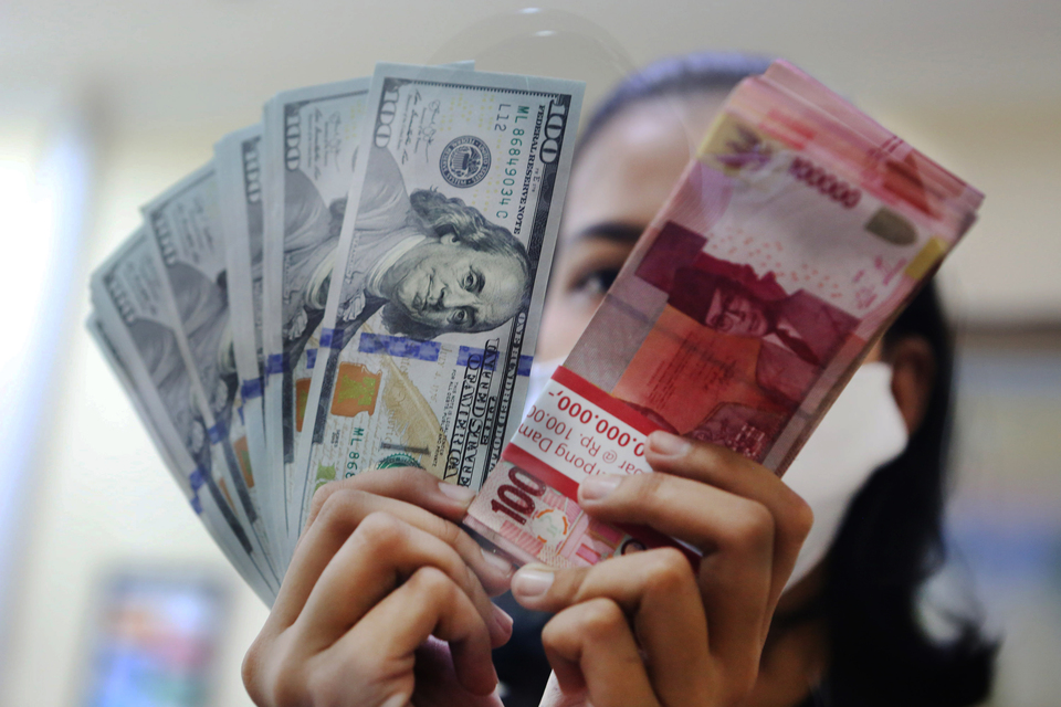 Nilai Tukar Rupiah Melemah Tipis Terhadap Dolar AS di Awal Perdagangan