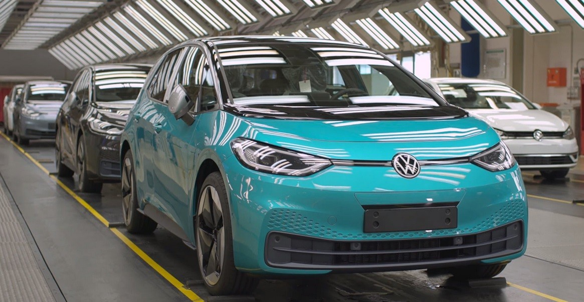 Pabrik MEB Volkswagen di China Beroperasi Penuh untuk Produksi Kendaraan Listrik