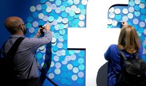 Ilustrasi logo Facebook. (Tony Avelar/AP/Shutterstock)