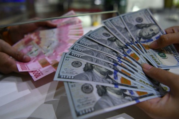 Rupiah Menguat Pagi Ini, Antisipasi Pemangkasan Suku Bunga AS Mei 2024
