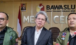 Tim Hukum Tim Pemenangan Nasional (TPN) Ganjar-Mahfud menyambangi Badan Pengawas Pemilu (Bawaslu) RI untuk kali kedua, Selasa (6/2/2024), dipimpin oleh Deputi Hukum Tim TPN Ganjar-Mahfud, Todung Mulya Lubis. (Dok. Istimewa)