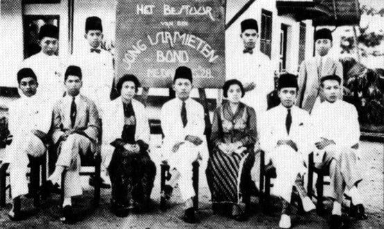 Sumber: tirto.id, kompas.com, detik.com