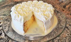 Hidangan Manis Bertekstur Lembut Rose Tres Leches dari Amerika Latin Menjadi Pilihan Sajian untuk Berbuka Puasa di Bulan Ramadhan
