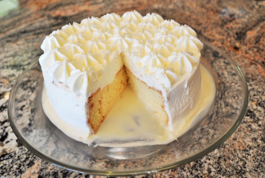 Hidangan Manis Bertekstur Lembut Rose Tres Leches dari Amerika Latin Menjadi Pilihan Sajian untuk Berbuka Puasa di Bulan Ramadhan
