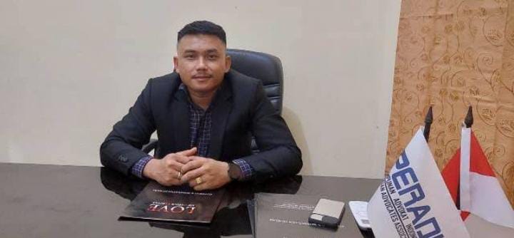 Paul J Tambunan kuasa hukum korban ketika memberikan penjelasan kepada awak media.(istimewa).
