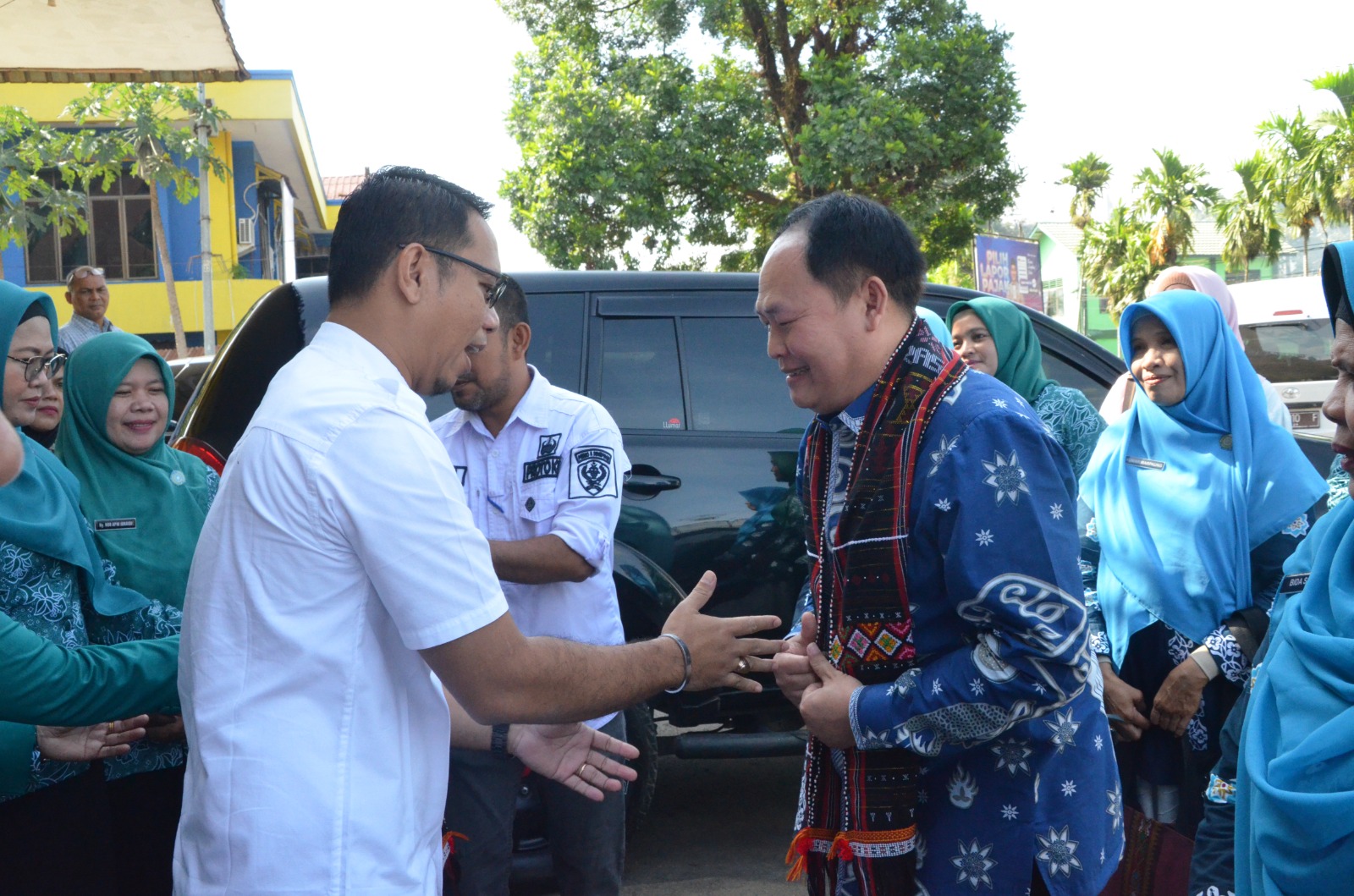 Plt Sekdako Padangsidimpuan Roni Gunawan Rambe saat menyambut kedatangan Tim Supervisi TP PKK Sumut di Gedung Adam Malik, Rabu (6/3-24). Foto : BP/Ist