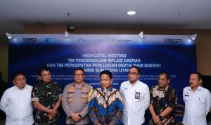 Pj Gubernur Sumut Hasanuddin memberikan penjelasan kepada sejumlah awak media.(Istimewa).