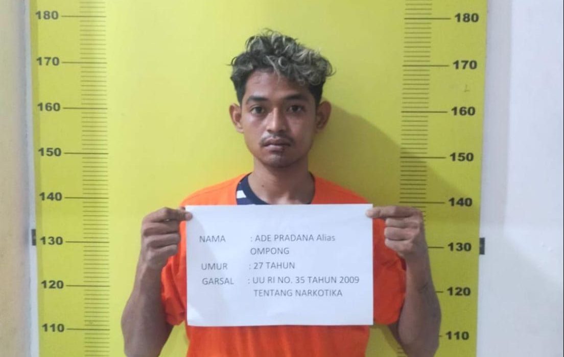 tersangka jaringan pengedar sabu diamankan bersama barang bukti.(Istimewa)