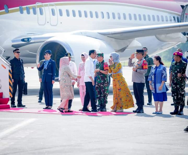 Presiden Republik Indonesia Joko Widodo beserta Ibu ketika kunjungan kerja ke Sumut.(Istimewa).
