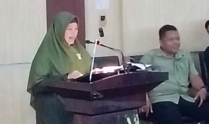 Dhiayul Hayati saat menyampaikan pendapat dalam Sidang Paripurna di DPRD Medan, Senin (18/03/2024). BP/erwan