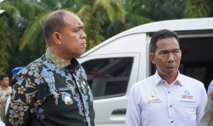 Pj Bupati Langkat H.M. Faisal Hasrimy, AP., M.AP bersama Sekertaris Jenderal Ombudsman RI Kunjunggi Wisata Tangkahan. Foto : Ist.