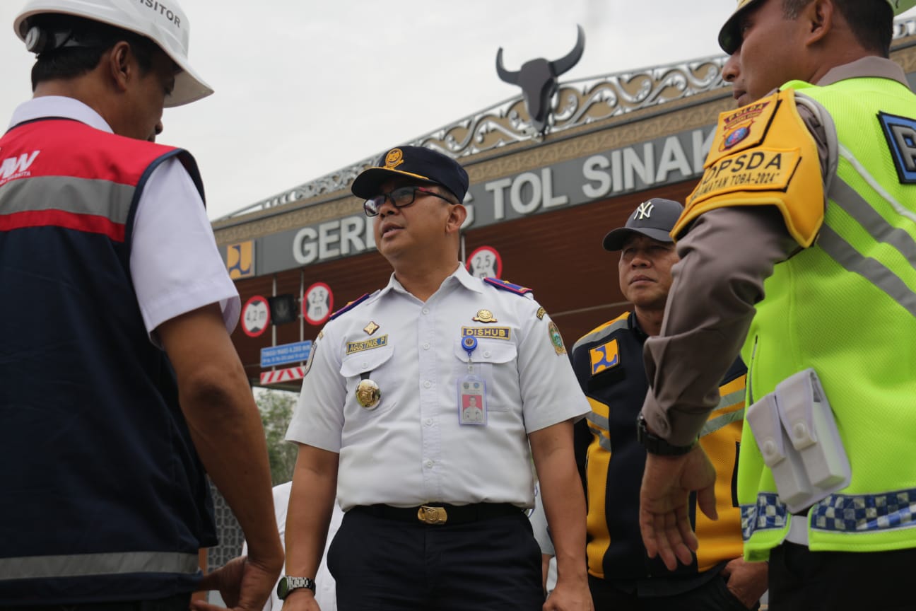 Kadis Perhubungan Sumut ketika memberikan keterangan kepada masyarakat.(Istimewa)