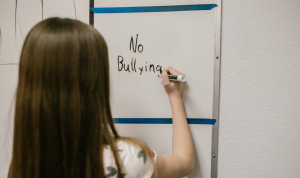 Menyingkap Diri dalam Kekerasan: Analisis Timbal Balik Pelaku Bullying