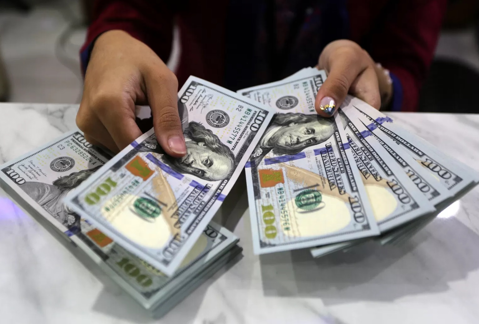 Nilai Tukar Rupiah Melemah Terhadap Dolar AS Dipengaruhi Ekspektasi Penurunan Suku Bunga The Fed