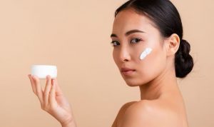 Penggunaan Retinol di Malam Hari untuk Melindungi Kulit dari Sinar UV
